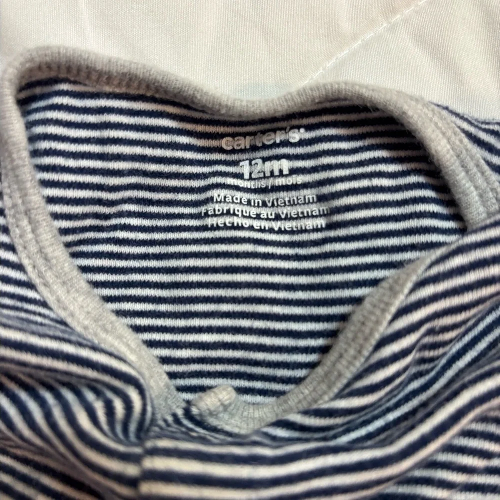 Carter's 18 months Navy and White Striped shorts outfit with giraffe